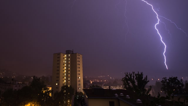 Das Gewitter über Winterthur auf dem Weg in die Linthebene. Das Gewitter über Winterthur auf dem Weg in die Linthebene.