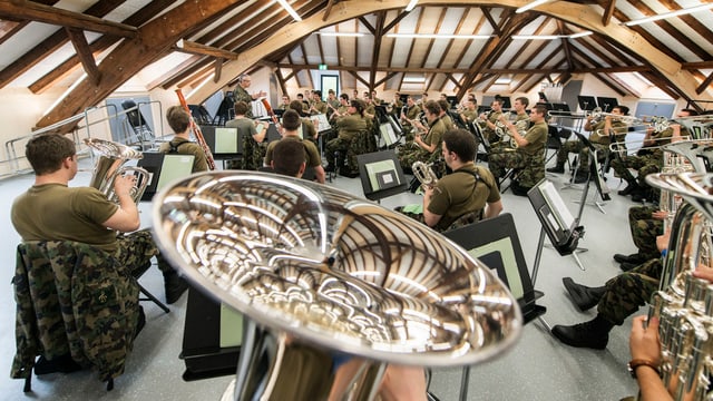 Soldaten mit Musikinstrumenten. Soldaten mit Musikinstrumenten.