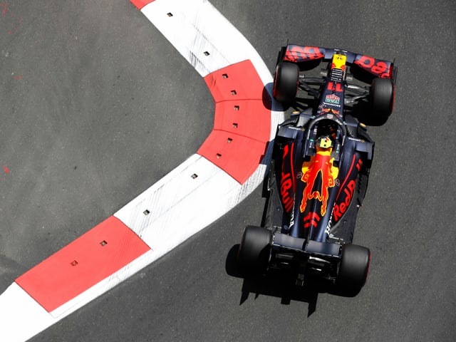 Das Red-Bull-Team (hier mit Sergio Perez). Das Red-Bull-Team (hier mit Sergio Perez).