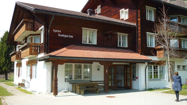 La Tgasa Sontgaclau a Curaglia. La Tgasa Sontgaclau a Curaglia.