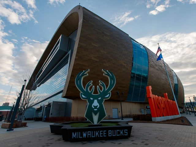 Die Bucks ziehen die Notbremse. Im Bild: Das Fiserv Forum, die Heimstätte des Basketball-Teams. Die Bucks ziehen die Notbremse. Im Bild: Das Fiserv Forum, die Heimstätte des Basketball-Teams.