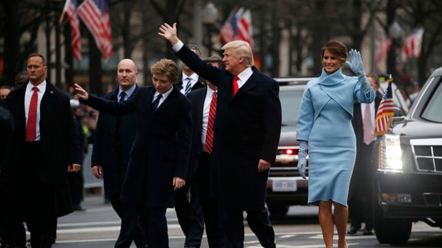 Donald Trump mit Frau Melania und Sohn Barron auf dem Weg zum Weissen Haus. Donald Trump mit Frau Melania und Sohn Barron auf dem Weg zum Weissen Haus.