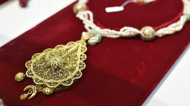 Ein Collier Ein Collier