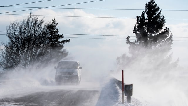 Auto im Schnee Auto im Schnee