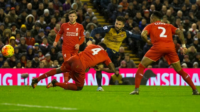 Arsenals Giroud mit dem herrlichen Siegtreffer. Arsenals Giroud mit dem herrlichen Siegtreffer.
