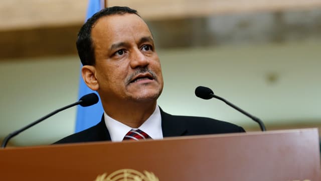 Der UNO-Sonderbeauftragte Ismail Ould Scheich Achmed an einem Rednerpult. Der UNO-Sonderbeauftragte Ismail Ould Scheich Achmed an einem Rednerpult.