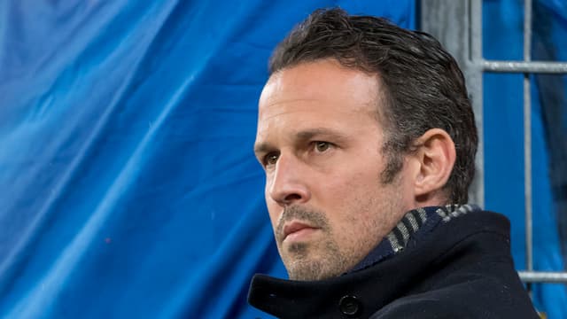 Marco Streller schaut angespannt Marco Streller schaut angespannt