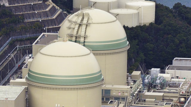 L'implant atomar Takahama en la prefectura Fukui en il nordvest dal Giapun. L'implant atomar Takahama en la prefectura Fukui en il nordvest dal Giapun.