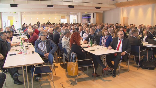 Ils acziunaris durant la 115. radunanza generala da la Repower a Puntraschigna. Ils acziunaris durant la 115. radunanza generala da la Repower a Puntraschigna.