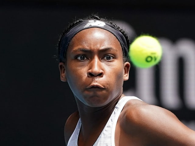 Coco Gauff fixiert den Ball Coco Gauff fixiert den Ball