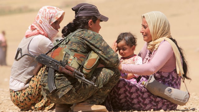 Die jesidischen Kämpferinnen spielten bei der Rückeroberung von Kobane eine bedeutende Rolle. Die jesidischen Kämpferinnen spielten bei der Rückeroberung von Kobane eine bedeutende Rolle.