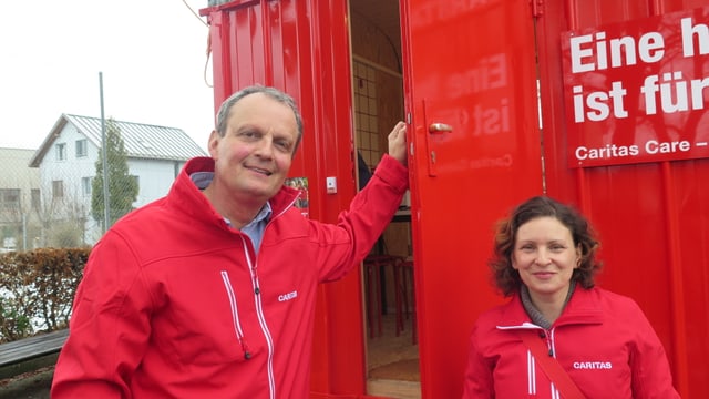 Projektleiter Andreas Huwyler und Betreuerin Alida Spitale. Projektleiter Andreas Huwyler und Betreuerin Alida Spitale.