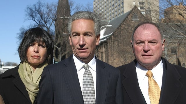Charles Kushner (m) ist der Vater von Jared Kushner. Er wurde unter anderem wegen Steuerhinterziehung belangt. Charles Kushner (m) ist der Vater von Jared Kushner. Er wurde unter anderem wegen Steuerhinterziehung belangt.