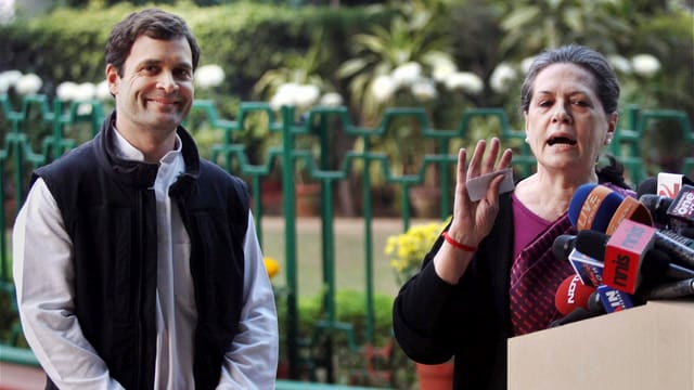 Rahul Gandhi neben seiner Mutter Sonia, der Chefin der Kongresspartei Rahul Gandhi neben seiner Mutter Sonia, der Chefin der Kongresspartei