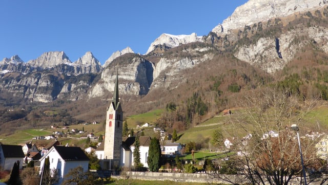Am 23. Dezember waren die Churfirsten ob Walenstadt noch aper. Am 23. Dezember waren die Churfirsten ob Walenstadt noch aper.