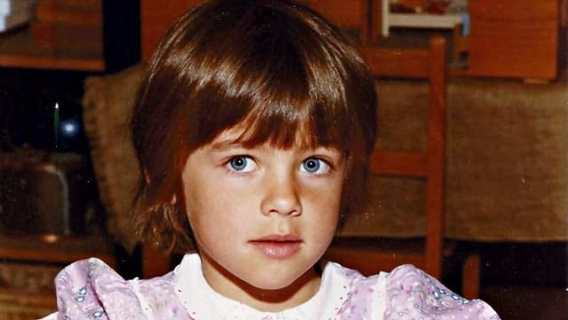 Akrobation Nina Burri als kleines Mädchen Akrobation Nina Burri als kleines Mädchen