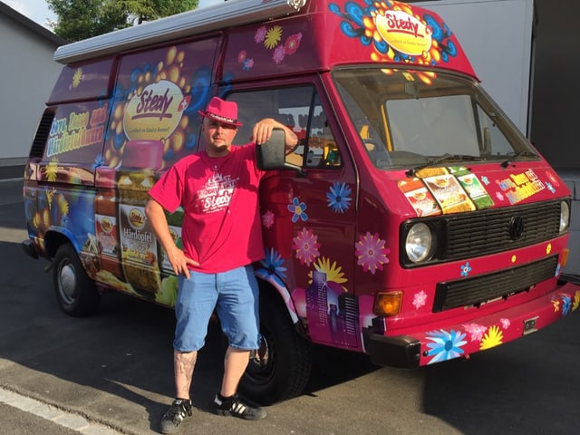 Flower Power in Pink. Der Bus von SRF 3 Hörer Valentin.