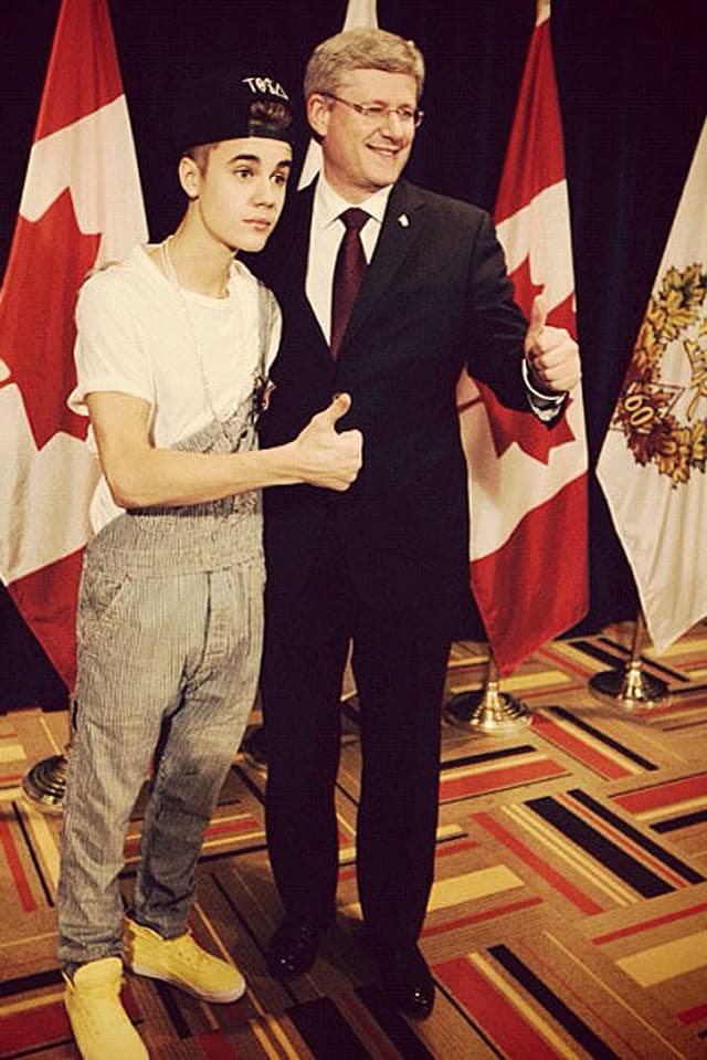 Justin Bieber und Stephen Harper Justin Bieber und Stephen Harper