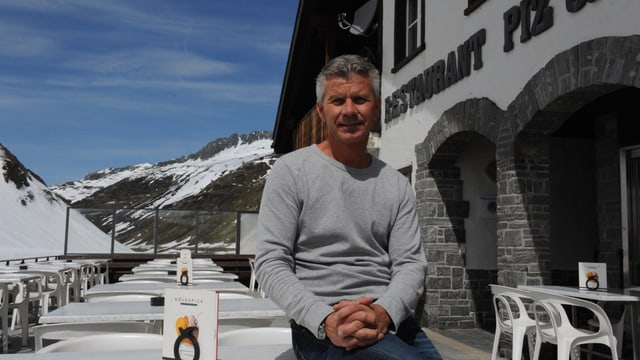 Christian Meier davatn l'ustaria Piz Calmot Christian Meier davatn l'ustaria Piz Calmot