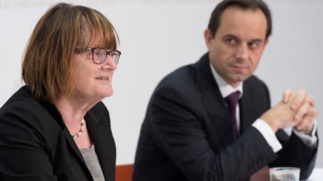 Anne Héritier Lachat und Mark Branson bei der Medienkonferenz im Medienzentrum des Bundeshauses. Anne Héritier Lachat und Mark Branson bei der Medienkonferenz im Medienzentrum des Bundeshauses.