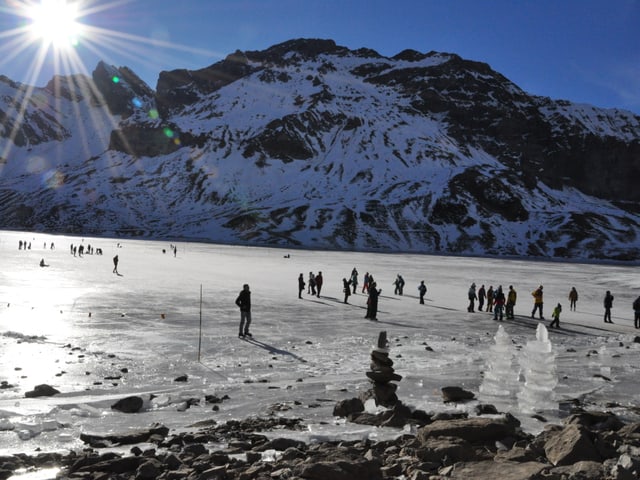 Stein+Eis Manndli inkl. Schlittschuhläufer auf dem Melchsee
