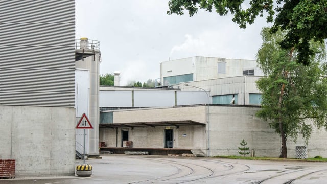 Industriegebäude der Papierfabrik Utzenstorf. Industriegebäude der Papierfabrik Utzenstorf.