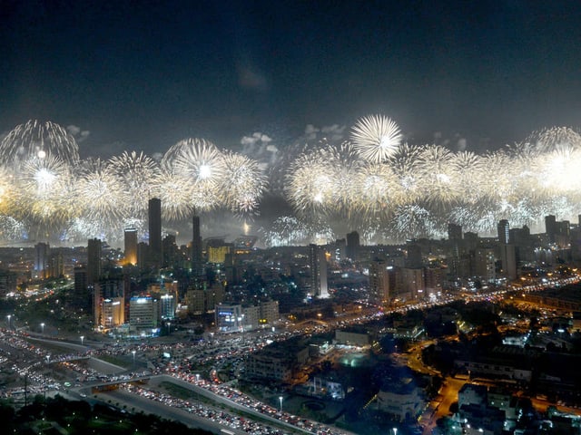 Kuwait feierte sich mit dem grössten Feuerwerk aller Zeiten.