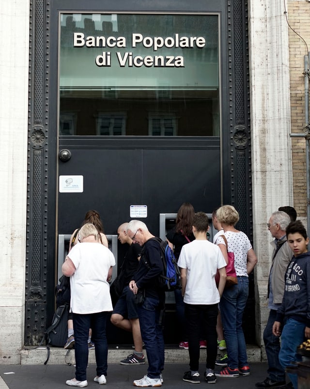 Fassade der Banca Popolare di Vicenza. Fassade der Banca Popolare di Vicenza.