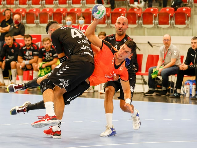 Luka Maros im (verlorenen) Supercup-Final gegen Suhr Aarau. Luka Maros im (verlorenen) Supercup-Final gegen Suhr Aarau.