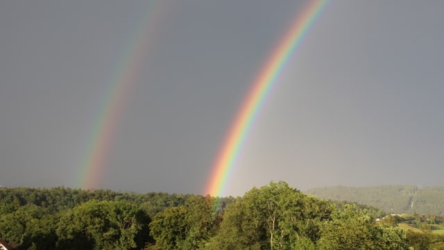 Doppelter Regenbogen über Birrhard. Doppelter Regenbogen über Birrhard.