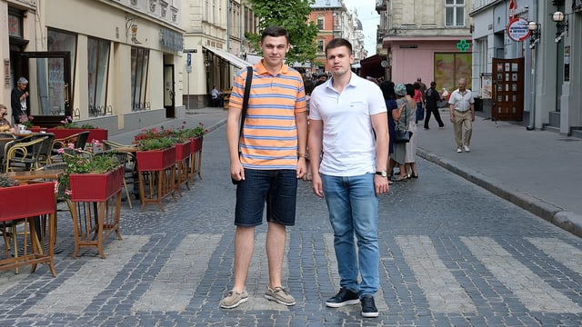 Roman Fedinjak und Rostislav Tistik auf der Strasse Roman Fedinjak und Rostislav Tistik auf der Strasse