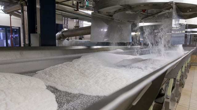 Zuckerverarbeitung in der Fabrik. Zuckerverarbeitung in der Fabrik.