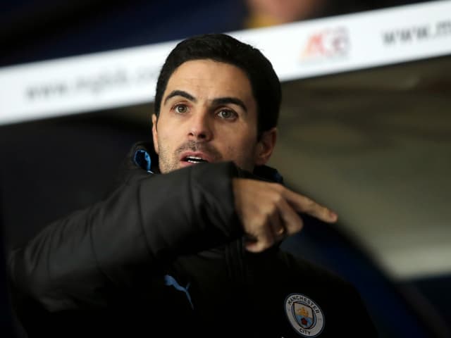 Mikel Arteta beim Gestikulieren. Mikel Arteta beim Gestikulieren.