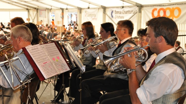 Ina musica durant ina producziun. Ina musica durant ina producziun.
