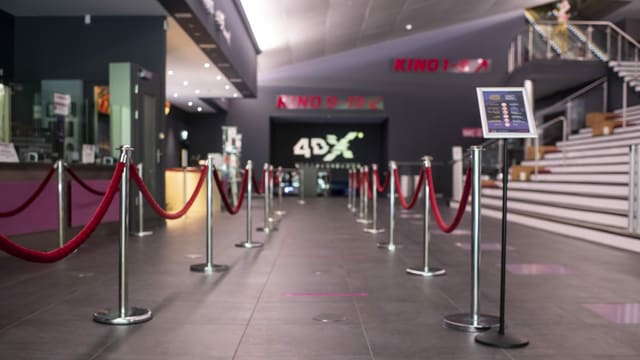Leerer Eingangsbereich im Multiplex-Kino Arena Sihlcity.