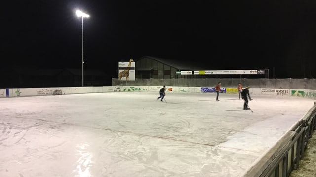 Dapi blers vegni dà hockey a Pustget Dapi blers vegni dà hockey a Pustget