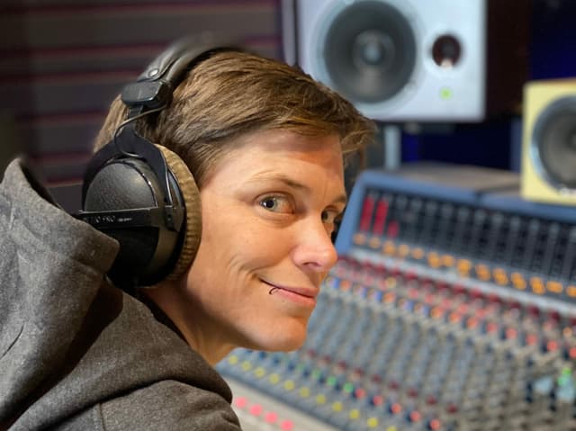 Romina Oprandi im Tonstudio. Romina Oprandi im Tonstudio.
