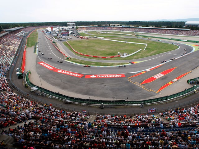 Blick von der Südtribüne auf das Motodrom. Blick von der Südtribüne auf das Motodrom.