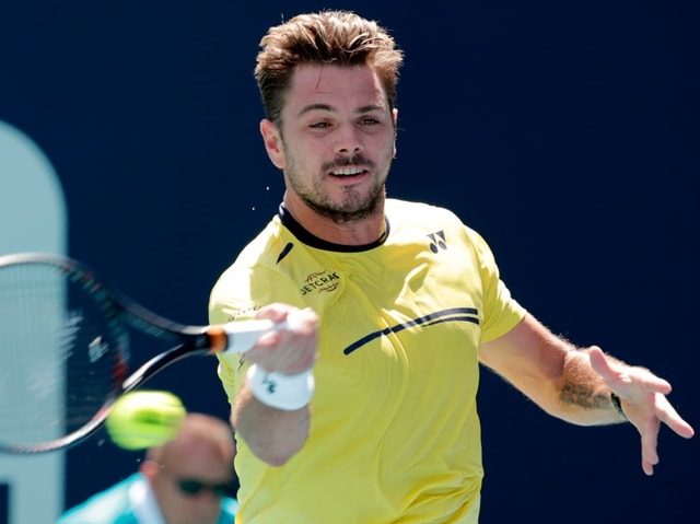 Stan Wawrinka schlägt eine Vorhand Stan Wawrinka schlägt eine Vorhand