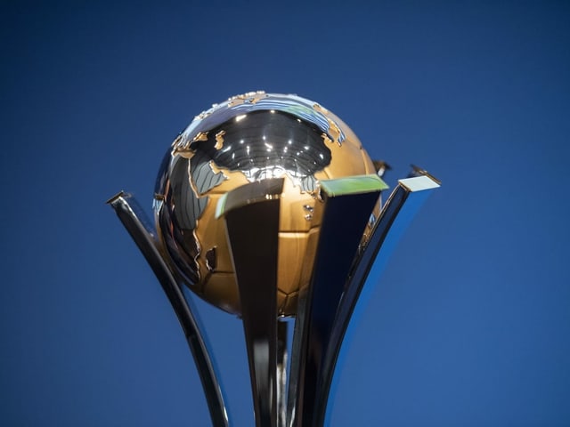 Der Pokal der Klub-WM. Der Pokal der Klub-WM.