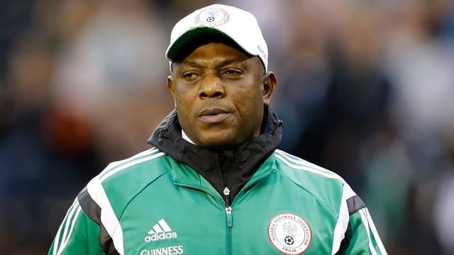 Stephen Keshi im Nigeria-Trainingsanzug. Stephen Keshi im Nigeria-Trainingsanzug.