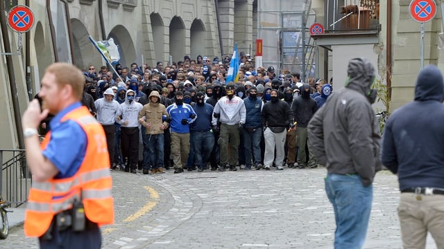 Der Marsch der GC-Fans durch die Altstadt von Bern. Der Marsch der GC-Fans durch die Altstadt von Bern.
