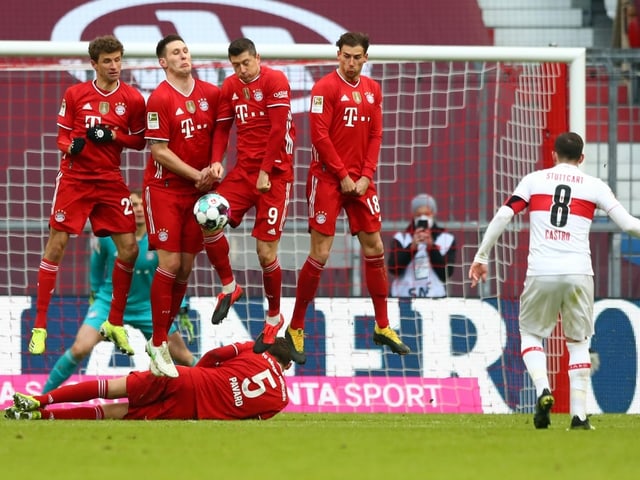 Die Bayern-Mauer bei einem Freistoss.