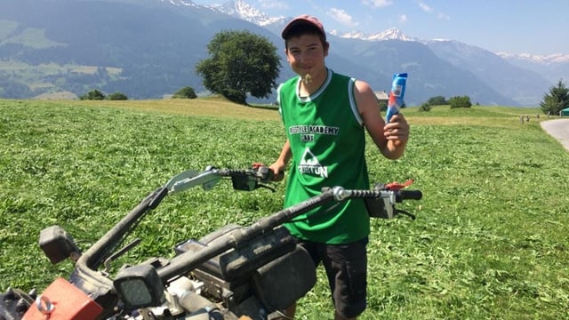 Toni Cathomas cun in glatsch.