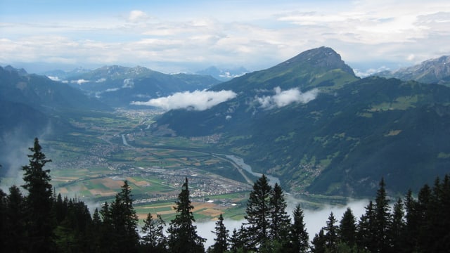 Die Aussicht von der Bergstation auf 1800 m.ü.M.