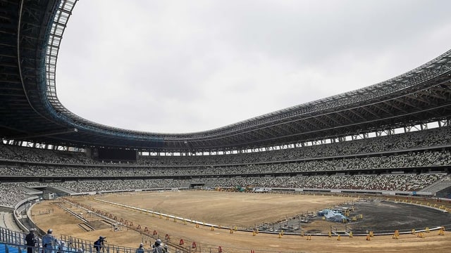 Innenbereich des noch unfertigen Olympiastadions von Tokio. Innenbereich des noch unfertigen Olympiastadions von Tokio.