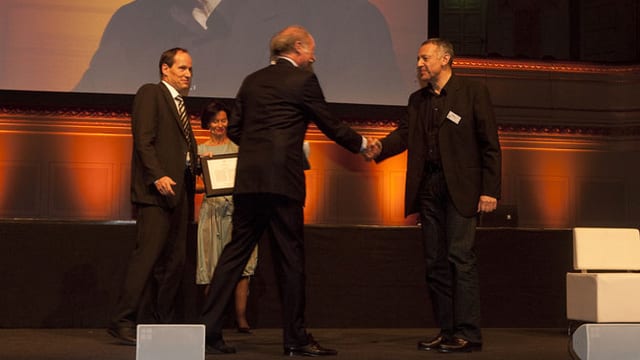 Bruno Bonometti wird gratuliert Bruno Bonometti wird gratuliert