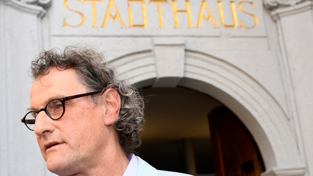 Geri Müller vor Stadthaus Geri Müller vor Stadthaus