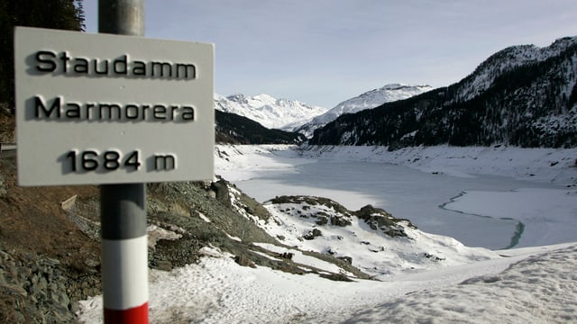Ein Bild des Marmorera-Stausee am Julierpass. Ein Bild des Marmorera-Stausee am Julierpass.