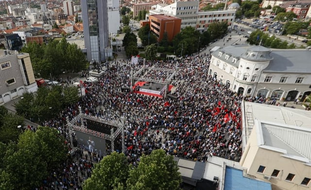 Wahlveranstaltung in Pristina. Wahlveranstaltung in Pristina.